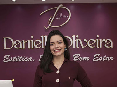 Tratamentos de rejuvenescimento facial em clínicas de estética avançada da Danielle Oliveira